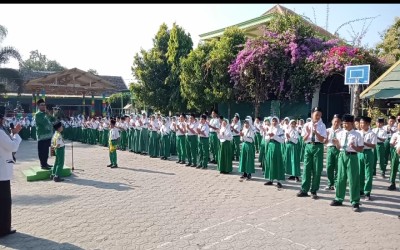 MIS Al Falah Kuncung Gelar kegiatan Apel Gerakan Masyarakat Sadar Halal Jombang (Masdarlambang)